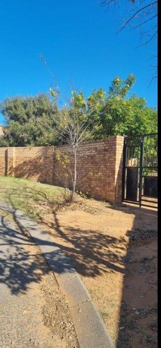 To Let 2 Bedroom Property for Rent in Mondeor Gauteng