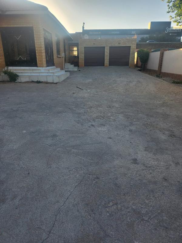 To Let 2 Bedroom Property for Rent in Mondeor Gauteng