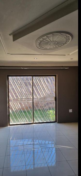 To Let 2 Bedroom Property for Rent in Mondeor Gauteng