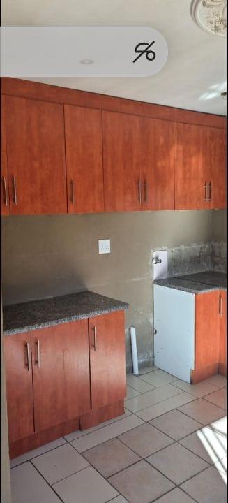 To Let 2 Bedroom Property for Rent in Mondeor Gauteng