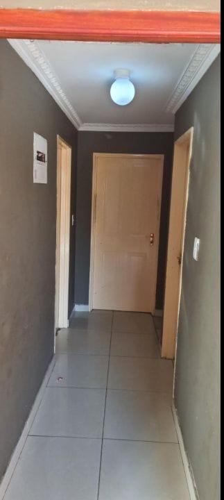 To Let 2 Bedroom Property for Rent in Mondeor Gauteng