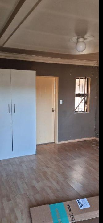 To Let 2 Bedroom Property for Rent in Mondeor Gauteng