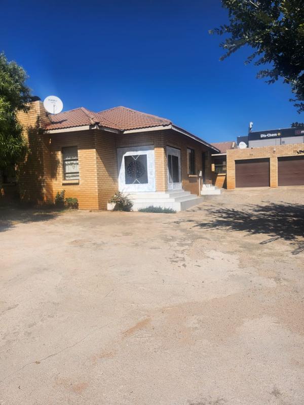 To Let 2 Bedroom Property for Rent in Mondeor Gauteng