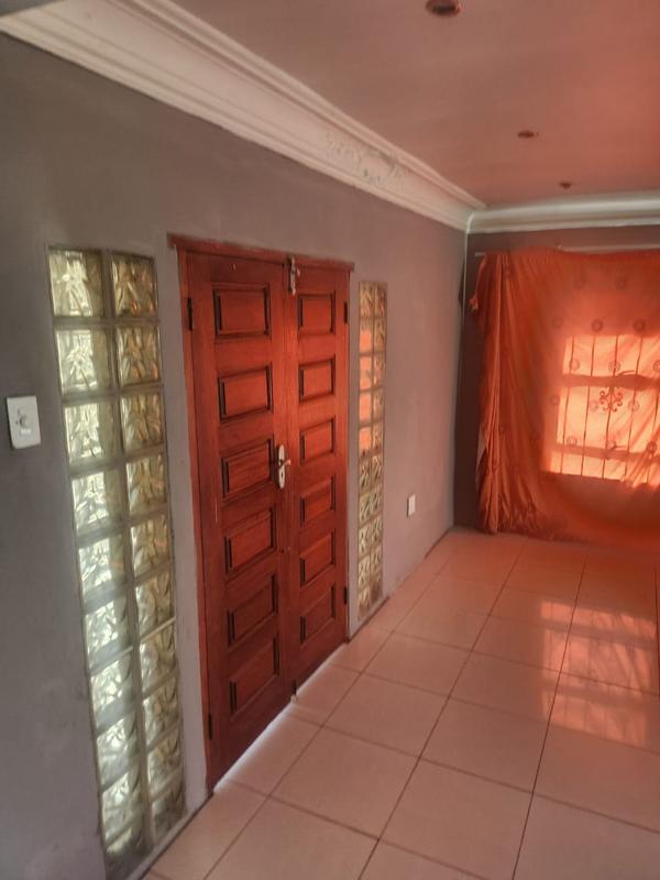 To Let 2 Bedroom Property for Rent in Mondeor Gauteng