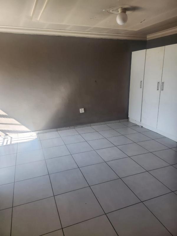 To Let 2 Bedroom Property for Rent in Mondeor Gauteng