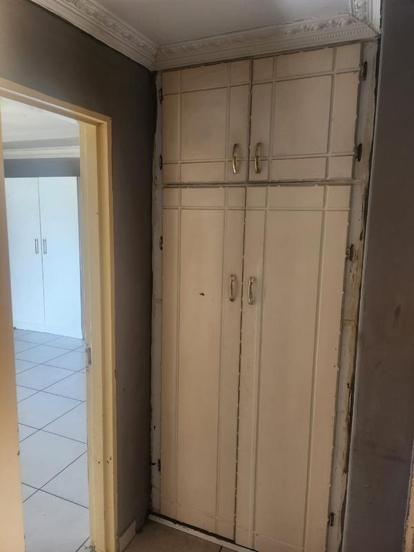 To Let 2 Bedroom Property for Rent in Mondeor Gauteng