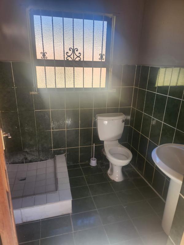 To Let 2 Bedroom Property for Rent in Mondeor Gauteng