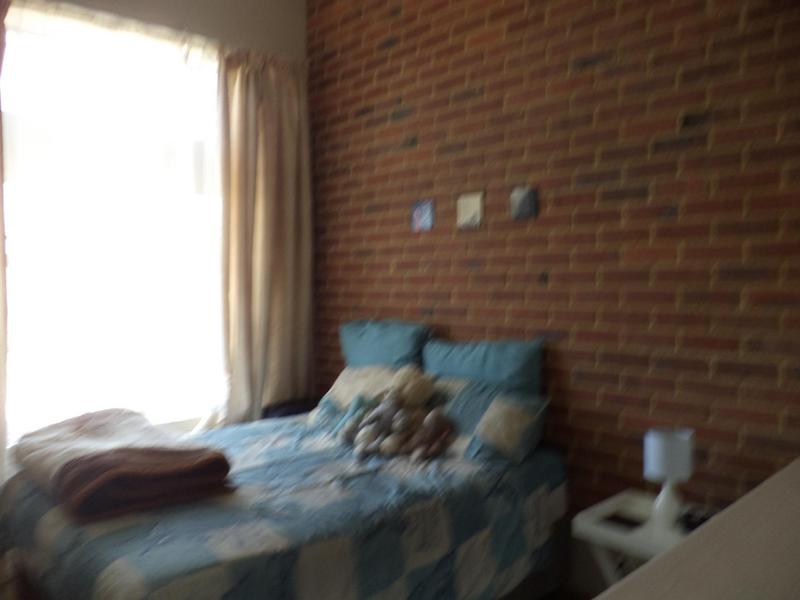 To Let 1 Bedroom Property for Rent in Houghton Gauteng