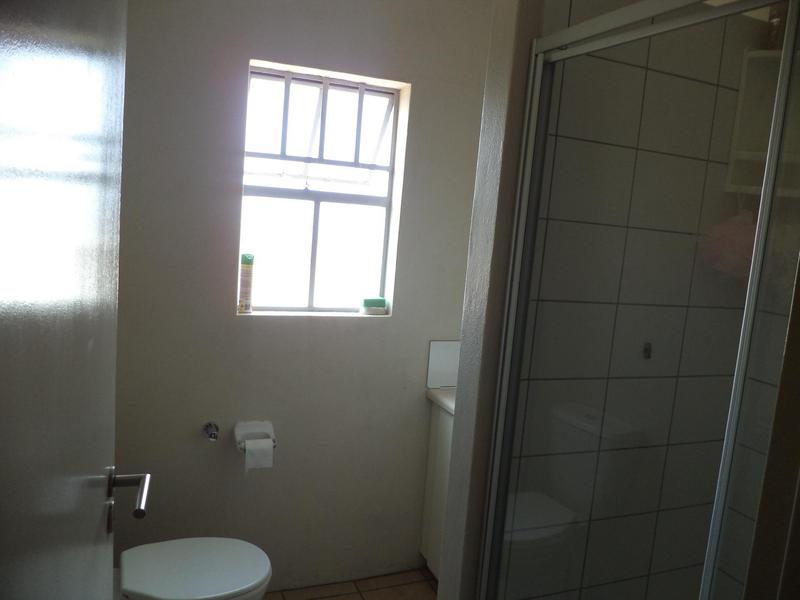 To Let 1 Bedroom Property for Rent in Houghton Gauteng