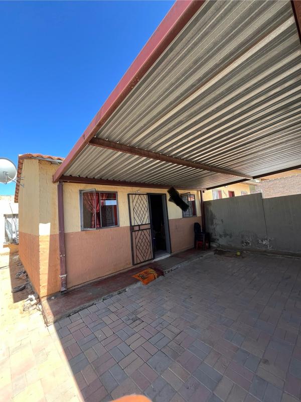 5 Bedroom Property for Sale in Olievenhoutbosch Gauteng