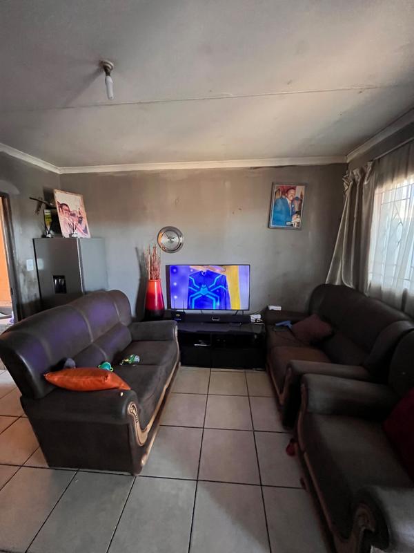 5 Bedroom Property for Sale in Olievenhoutbosch Gauteng