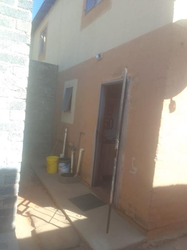 2 Bedroom Property for Sale in Olievenhoutbosch Gauteng