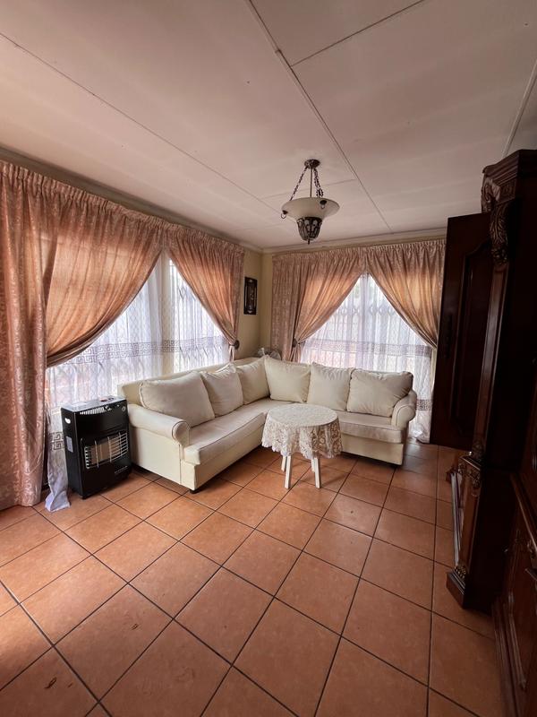 2 Bedroom Property for Sale in Lotus Gardens Gauteng