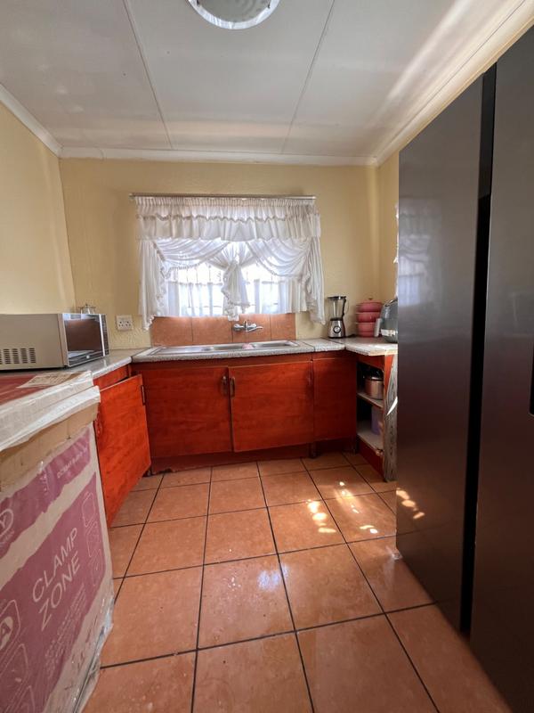 2 Bedroom Property for Sale in Lotus Gardens Gauteng