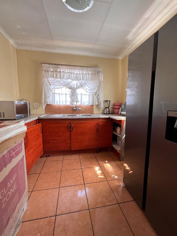 2 Bedroom Property for Sale in Lotus Gardens Gauteng