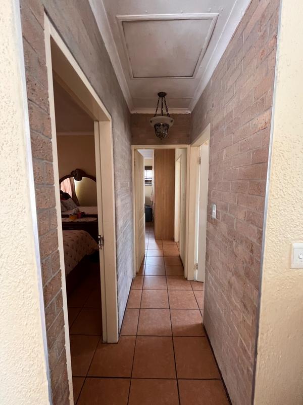 2 Bedroom Property for Sale in Lotus Gardens Gauteng