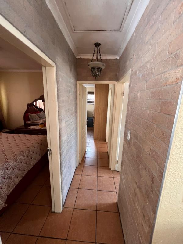 2 Bedroom Property for Sale in Lotus Gardens Gauteng