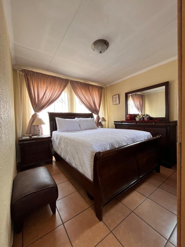 2 Bedroom Property for Sale in Lotus Gardens Gauteng