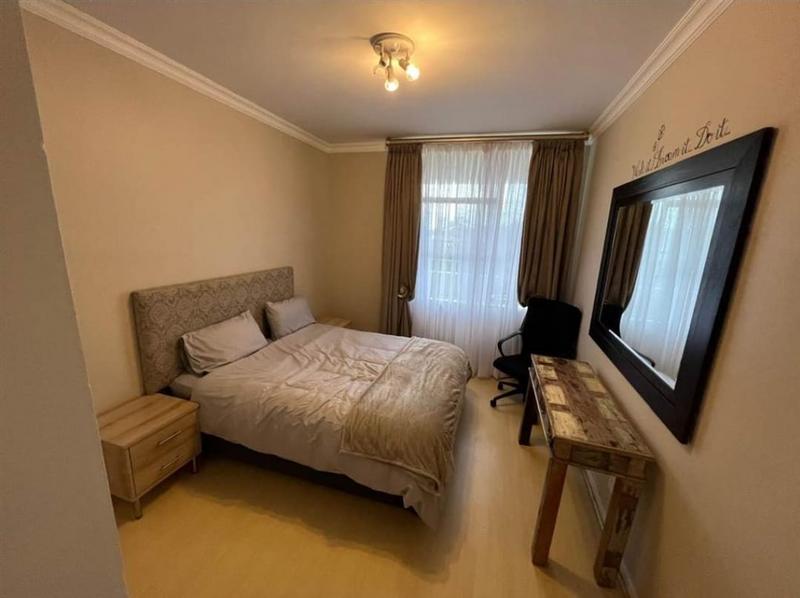 To Let 2 Bedroom Property for Rent in Sandhurst Gauteng