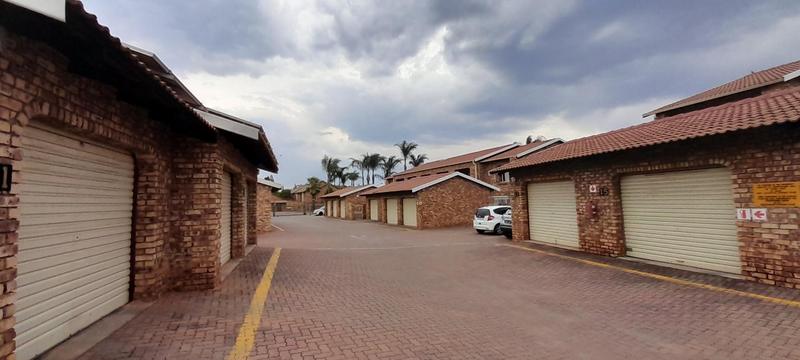 2 Bedroom Property for Sale in Zwartkop Ext 7 Gauteng