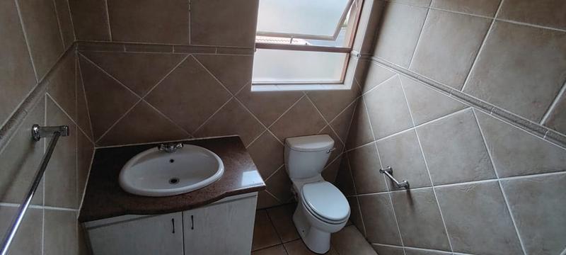 To Let 3 Bedroom Property for Rent in Noordheuwel Gauteng