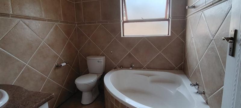 To Let 3 Bedroom Property for Rent in Noordheuwel Gauteng