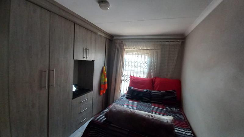 To Let 2 Bedroom Property for Rent in Kirkney Gauteng