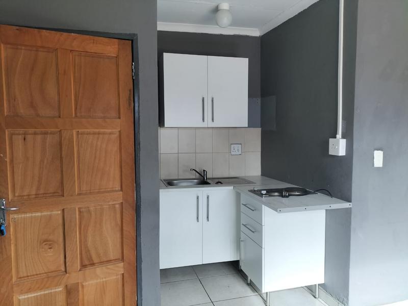 To Let 1 Bedroom Property for Rent in Birch Acres Gauteng