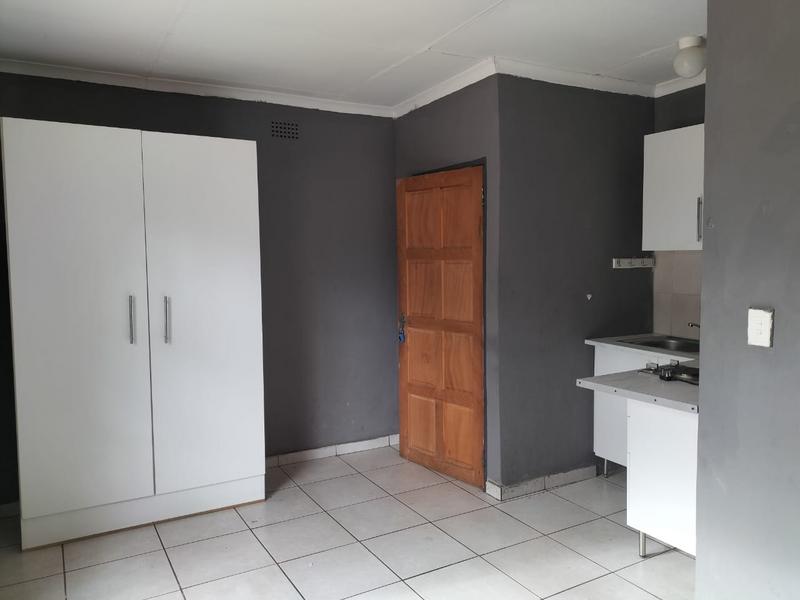 To Let 1 Bedroom Property for Rent in Birch Acres Gauteng