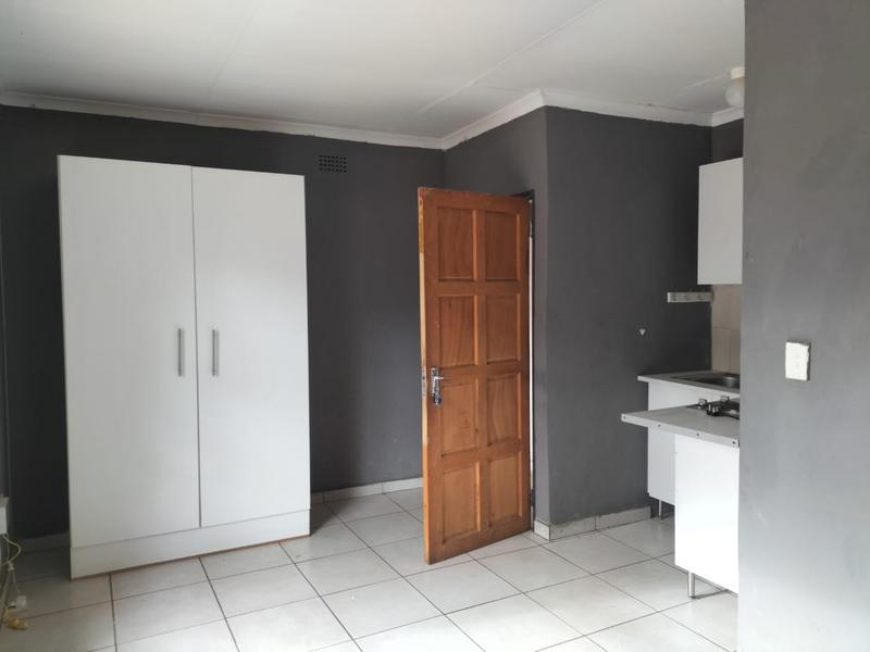 To Let 1 Bedroom Property for Rent in Birch Acres Gauteng