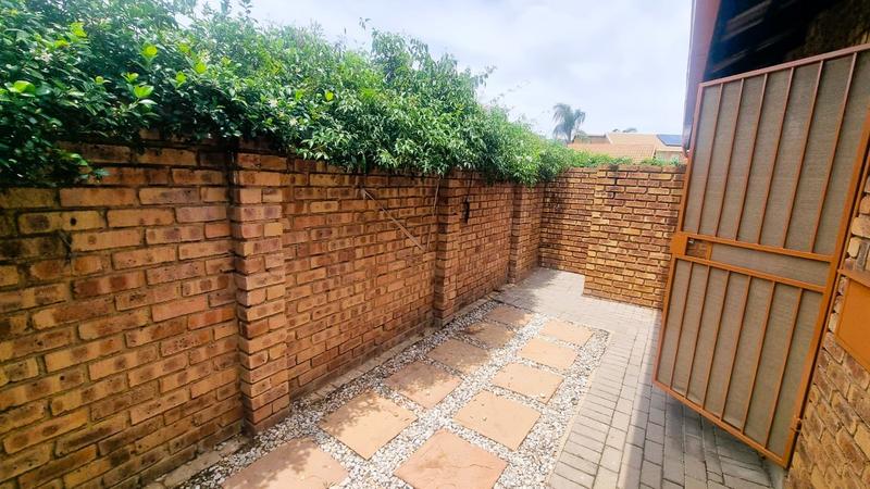 2 Bedroom Property for Sale in Amberfield Gauteng