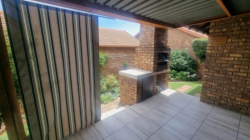 2 Bedroom Property for Sale in Amberfield Gauteng