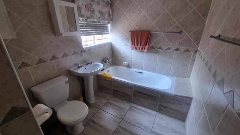 2 Bedroom Property for Sale in Amberfield Gauteng