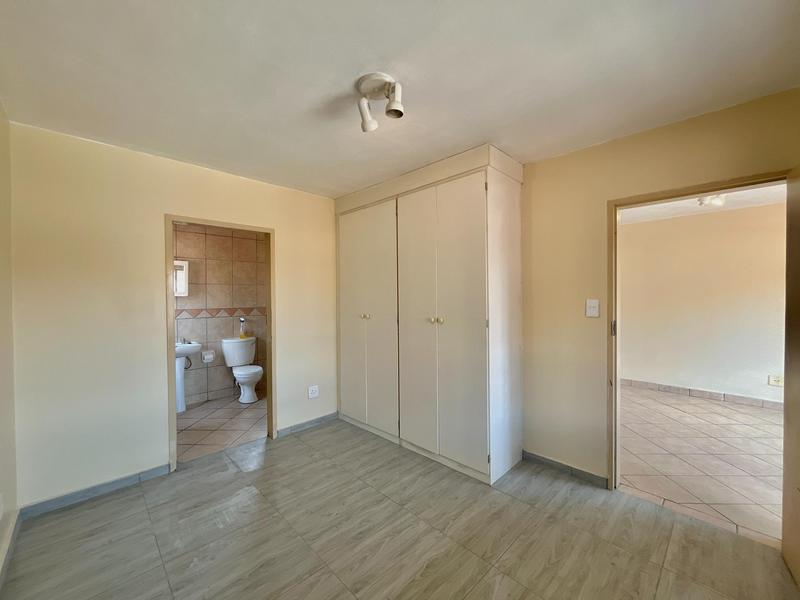 1 Bedroom Property for Sale in Noordwyk Gauteng