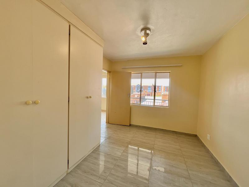 1 Bedroom Property for Sale in Noordwyk Gauteng