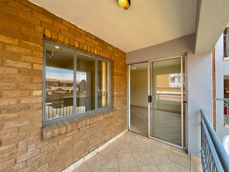 1 Bedroom Property for Sale in Noordwyk Gauteng