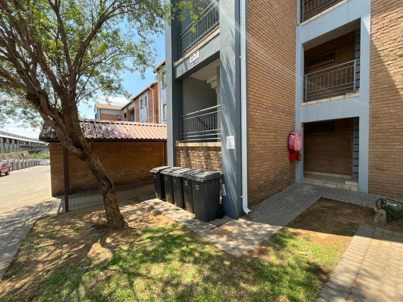 1 Bedroom Property for Sale in Noordwyk Gauteng