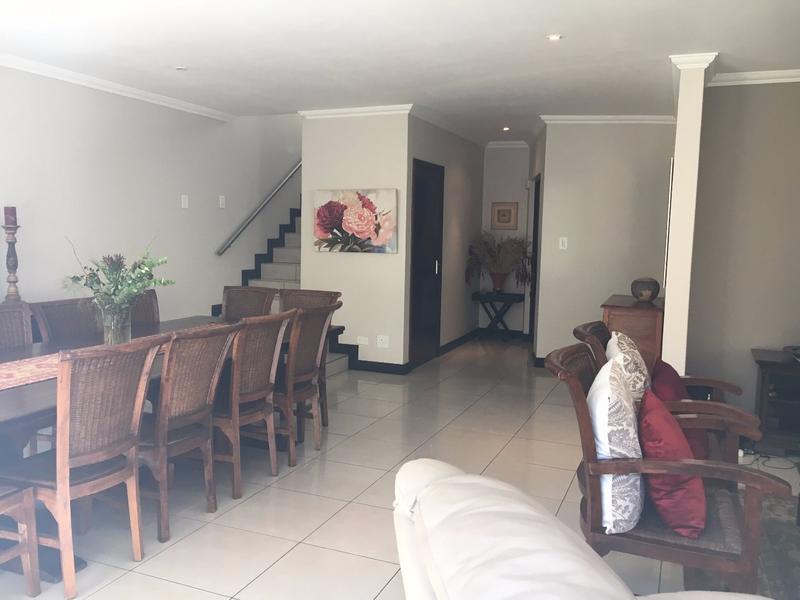 To Let 4 Bedroom Property for Rent in Sandown Gauteng