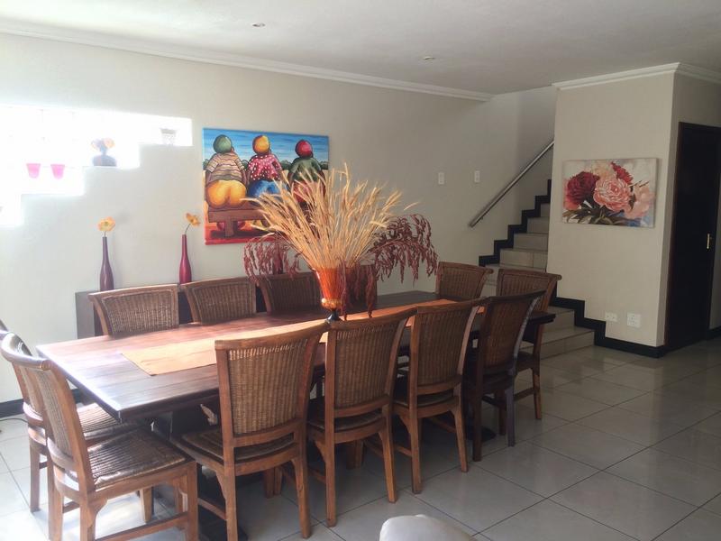 To Let 4 Bedroom Property for Rent in Sandown Gauteng