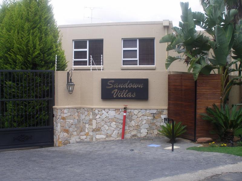 To Let 4 Bedroom Property for Rent in Sandown Gauteng