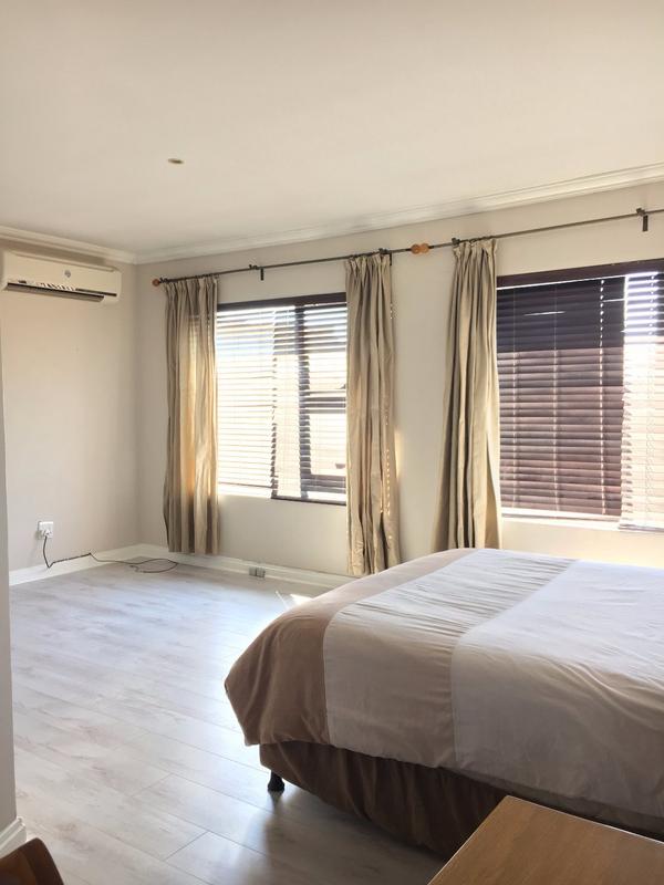 To Let 4 Bedroom Property for Rent in Sandown Gauteng