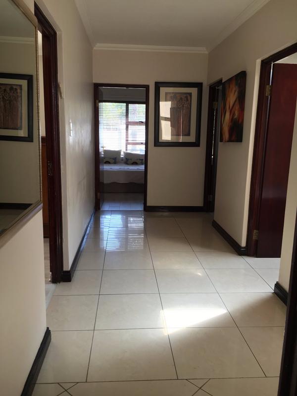 To Let 4 Bedroom Property for Rent in Sandown Gauteng