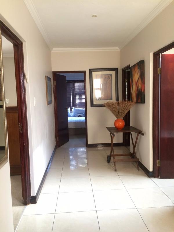 To Let 4 Bedroom Property for Rent in Sandown Gauteng