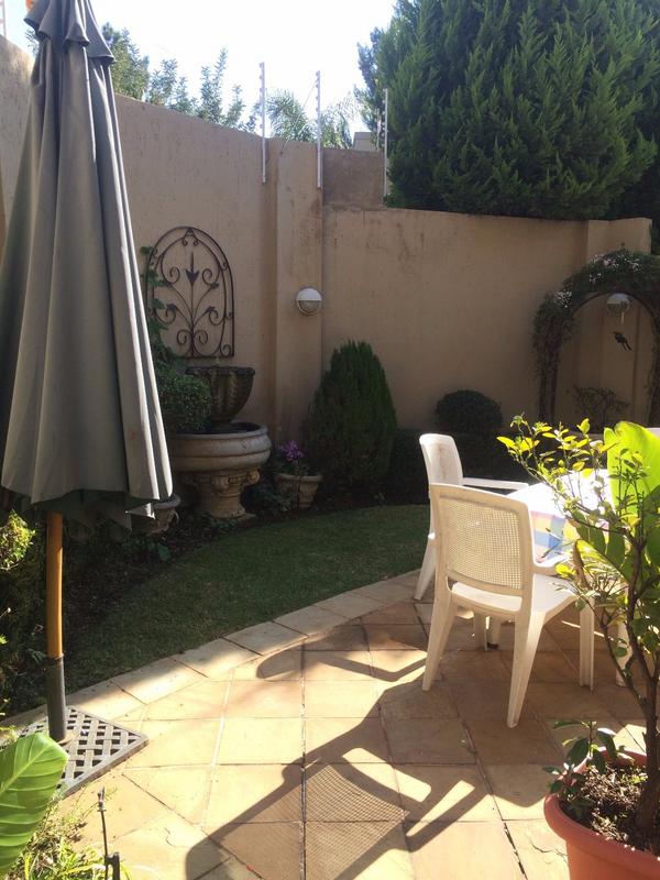 To Let 4 Bedroom Property for Rent in Sandown Gauteng