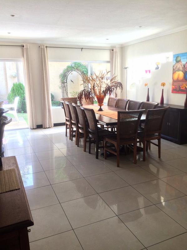 To Let 4 Bedroom Property for Rent in Sandown Gauteng