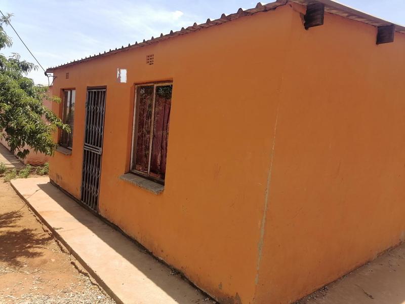 2 Bedroom Property for Sale in Zonkezizwe Gauteng