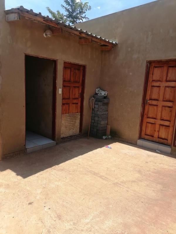 2 Bedroom Property for Sale in Zonkezizwe Gauteng