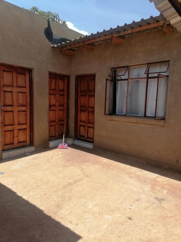 2 Bedroom Property for Sale in Zonkezizwe Gauteng