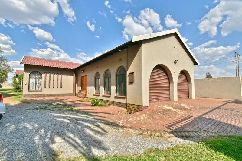 4 Bedroom Property for Sale in Brackenhurst Gauteng