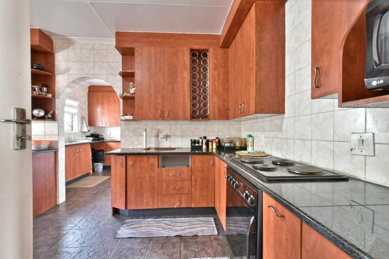 4 Bedroom Property for Sale in Brackenhurst Gauteng